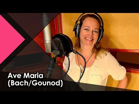 Ave Maria (Bach/Gounod) - Wendy Kokkelkoren (Official Music Video)