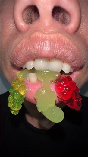 ASMR Eating Miniature Grape Garden 🍇 ほおばりグレープ #shortvideo #mukbang #funny #咀嚼音 #おもしろ #asmr #sound