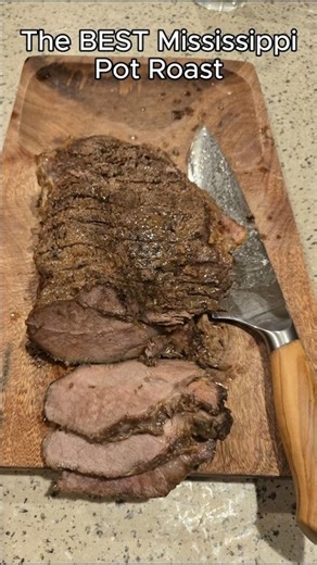 The BEST Mississippi Pot Roast Recipe Slow Cooker Beef Dinner #MississippiRoast #SlowCookerRecipes