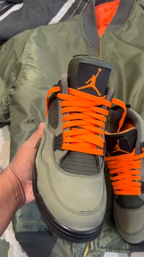 Alan Manley on Instagram: "#BigAlfits 😎 🪖 👟 👕 🧢 @rothco_brand flight jacket @undefeatedinc Jordan 4 with the orange laceswap @godspeed Lox camo SnapBack"