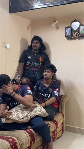 Tag that IPL fans🙄Yevalo naal da spy ya inga alaiyirathu 😬ithuku oru mudivu illaya 🙄🙄 #lungiboys #rajpriyan #tamil #iplfans