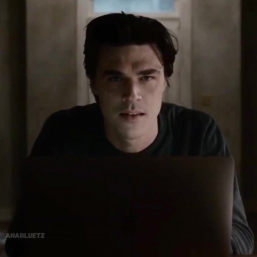 AHS Double Feature: Red Tide - Finn Wittrock Insights