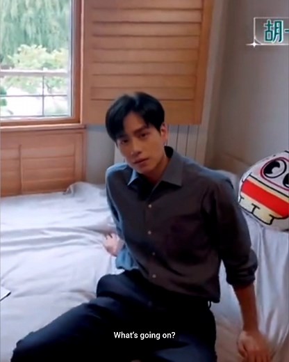 Yu Shuxin: Once your beautiful phone takes a photo, it’s gone forever 🙄 Yitian: ☺️ Wakkaakak, jadi kalo foto pake hape Yitian alamat gak bakal dishare 🤣🤣🤣..kapok xinxin🤭..jadi tu yang digallery diapain? gak masuk recycle bin kan🤭 23.08.2024 The Chinese Restaurant Season 8 Episode 6 #Huyitian #huyitian #胡一天 #huyitian胡一天 #中餐厅8 #中餐厅 #chineserestaurantseason8