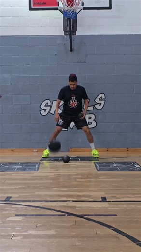King of the Court Skills Lab | Basketball Trainer | J.Garza on Instagram: "My foot felt pretty solid planting and pushing off of it! 👣🏀💯🧪🎒"