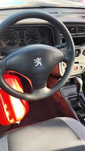 Volant de 306 trouvé en casse 😳#shorts #casseautomobile #peugeot#shortsyoutube