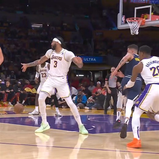 Jokic with the amazing behind-the-back pass 🔥 | Open Court