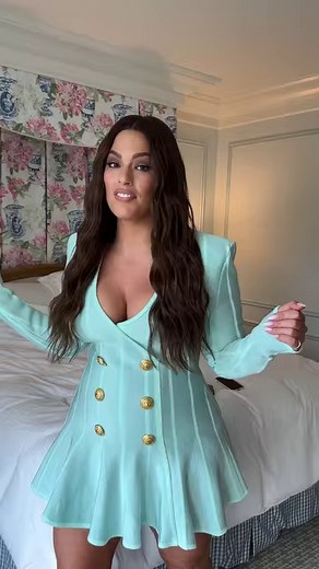 DITL: Last Day On Set of #SideHustlers 🎬✨ Join me for an exclusive behind-the-scenes glimpse as we wrap up Season 1 of Side Hustlers! From empowering these incredible women to goofing around off camera, it’s been an unforgettable journey. Tune in to @therokuchannel via the 🔗 below to watch the entire first season FOR FREE! bit.ly/streamSideHustlers | Ashley Graham