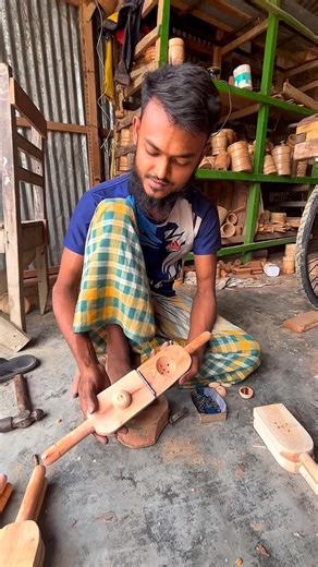 Amazing wooden device for extracting lemon juice.!😱#viral #shorts #woodworking