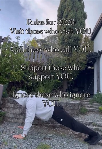Here’s your reminder for 2026: Visit those who visit you. Call those who make time to call you. Support the people who truly support you. And don’t waste your energy on those who ignore you. Life gets better when you stop forcing relationships and start honoring reciprocity. Not everyone deserves access to you — and that’s okay. #fitnessmotivation #gymmotivation #mindset #manifestations #discipline