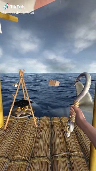 Surviving in the Middle of the Ocean | Raft Building Game