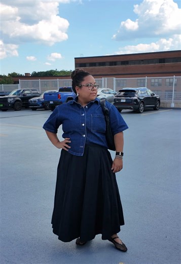 Basically the black skirt version of a look I wore to the office a few months back. Shirt: @H&M Skirt: @abercrombie Shoes: @target Bag: @meliebianco/@Anthropologie Jewelry: @TJ Maxx/@madewell/@WHOOP/@Kendra Scott #workwear #ootd #abercrombie #plussizefashion #workootd