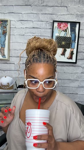 Fabulous Friday with Bre 🔥 🚨🚨👉🏾👉🏾New shoppers Take a moment read before you shop🚨🚨🚨🚨🚨 . ✅New shoppers please send a $10 deposit to the link below. The $10 will go towards your purchase . please send a screenshot of your $10 payment along with your email address and shipping address. ✅Payments are due by 6 PM central standard time after each live show . Please allow 7-10 days for shipping rates are $10-$18. ✅ After the live show, we will send you a picture of your items along with a S