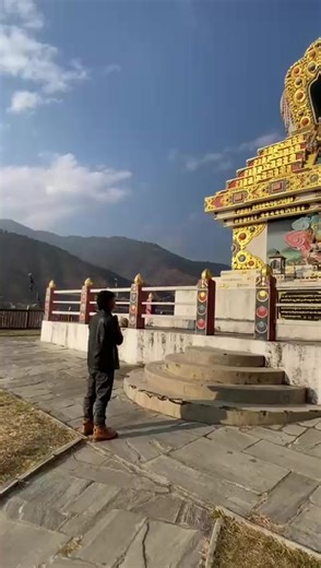 Jang ga life ga zamin thur ga shu Ra lakpa.. yakpa ggi rok jang ga gila ani nongpay marshi.... rang gi lakkhan menkhan la nongpay raybay mala ni life ga hawa ya ni. 😢😥😥 roki jang ga awa DHA bu roka za gi ma adhu ani mencha..NNNNNNN😢😥❤️ NAN GA GGI MALAKPA MANGI NA OMA SAPTUR....