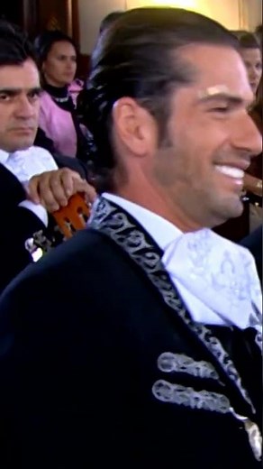 El Coloso brags to Francisco about his relationship with Doña Raquel | La Hija Del Mariachi