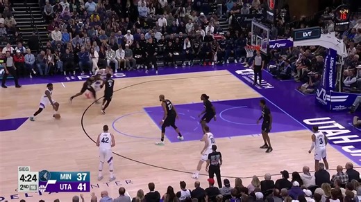 Isaiah Collier finishes through contact