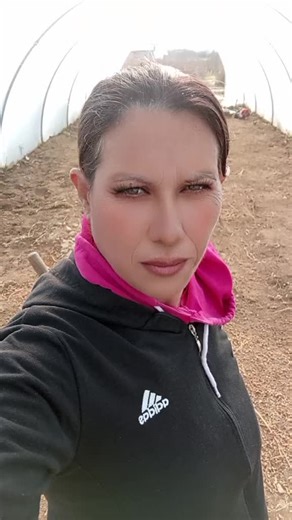 albena angelova (@albenanggelowa)’s videos with Haram Geceler - Emrah