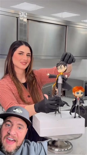 663K views · 25K reactions | This Is The Best Harry Potter Cake I’ve Ever Seen Zeinascakery | Richard Sales | Facebook