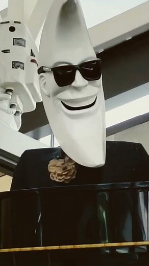 Mac Tonight animatronic 2021