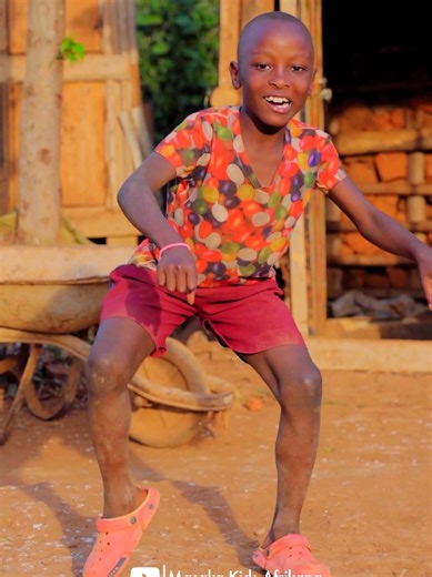 Merry Christmas with Masaka Kids Africana Dancing