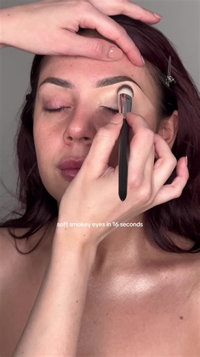Mini Eye Makeup Tutorial: Soft Smokey Eyes in 16 Seconds
