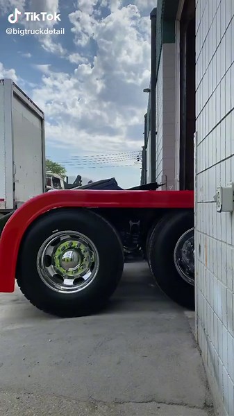 Custom 2022 Kenworth W900L Delivery Detail