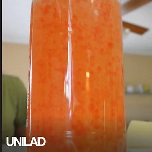 A step by step guide on how to make your very own lava lamp 😂🙌 | UNILAD