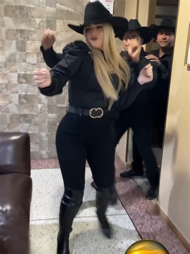 @Yenifer Mora #lomejordelllano #lomejordelamusicallanera #musicallaneravenezuela #musicallanera #llano