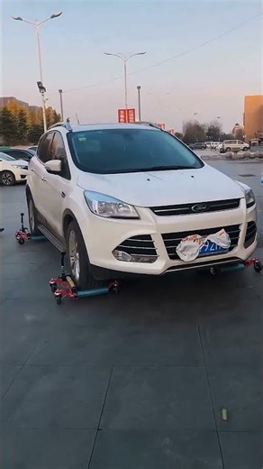 This Tool Lets You Move a Truck With Just One Hand