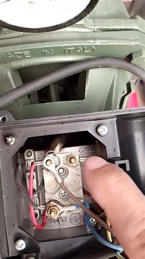 For service dismantling of old 1hp Eurostar Italian booster pump not working and delivery installation of 1hp Benelli Italian booster pump with automatic pump control APC and 60L bladder pressure tank at sapphire street emapalico homes talon uno las piñas thank you for trusting mam and Sir ❤️🙏 #Godprovides 🙏❤️ #YAHUWAH 🙏❤️ | Muntinlupa las Piñas Parañaque water pump water tank installations services