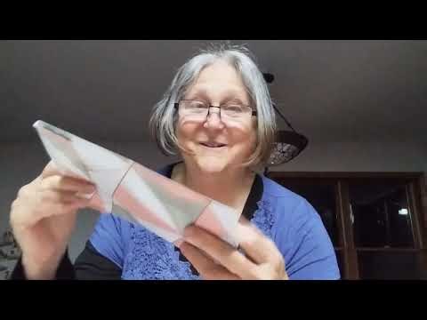 Day 12 Live Advent unboxing. #msqc #softsquares #fatquartershop