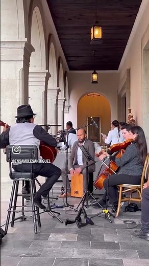 Música en vivo para cocktail de boda. Guitarra/voz, violín, chelo, percusiones. #sanmigueldeallende