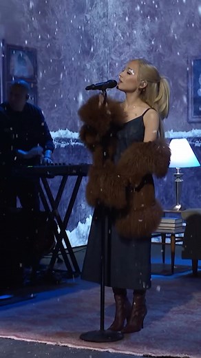 75K views · 574 reactions | 2024 最強回歸  實體專輯正式發行 流行天后 Ariana Grande #亞莉安娜 冠軍專輯 【永恆陽光 eternal sunshine】 登上 #SNL #周六夜現場 超實力演唱 最新主打 ”we can’t be friends(wait for your love)” 看完表演再聽一次整張專輯 — #ArianaGrande #AG7 #eternalsunshine #wecantbefriends #waitforyourlove | 環球音樂 西洋 | Facebook