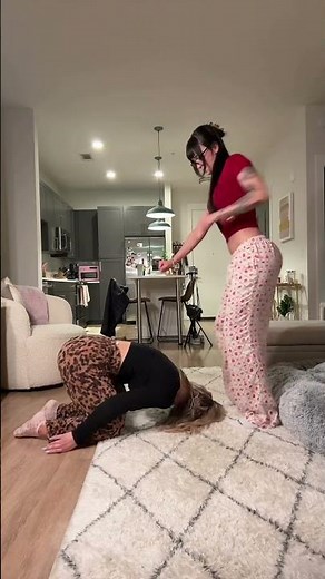 ASHLEY REY : LAWN MOWER TWERK CHALLENGE