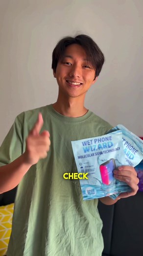 Your phone gets wet - what do you do? Here’s some advice from one of our fans. You could hope for the best or take it straight to the repair shop or you could reach for your rapid drying pouch. If only more people would think ahead since water danage affects up to 30% of phones. Reduce landfill and waste by preparing for mobile phone water damage. Link in bio. #WetPhoneWizard #video #grow #100k #welovetosmile #newtrend #explore #growmyaccount #TrendTok #travelessentials #phonetips #wetphone