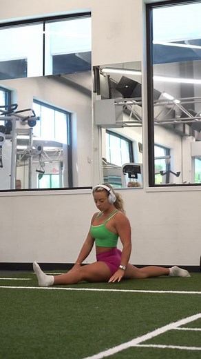 Split to handstand 🤸‍♀️ #handstands