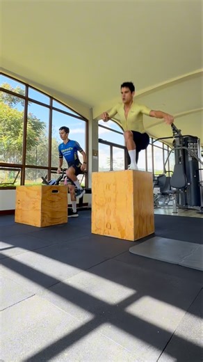 8.9K views · 1.5K reactions | Aquí les comparto lo que por muchos años fueron mis ejercicios para complementar el ciclismo. Ejercicios simples, que en nuestra propia casa los podemos ejecutar… Podíamos cambiar de equipo pero todo se resumía en lo mismo; simple pero bien hecho y hacerlo un hábito. Con el pupilo @sebasbrenescycling  | Andrey Amador | Facebook