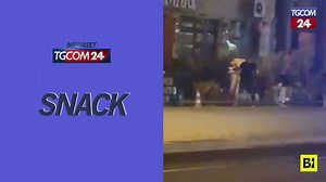 A Napoli la violenza degli Hooligans inglesi: scontri nella notte