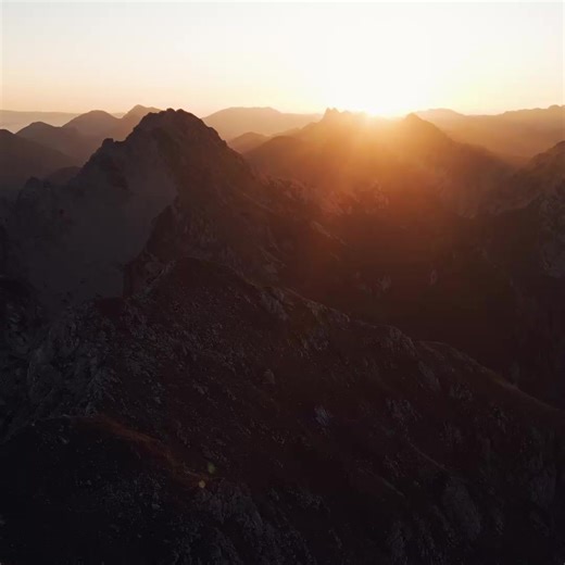 No luck in the UTMB Mont-Blanc lottery? ✨ No worries, we’ve got you 😉 Discover a mountain race that might surprise you. 🏔️ Julian Alps Trail Run by UTMB 📍 Kranjska Gora, Slovenia 📅 18–20 September 2026 🇸🇮 Alpine village ✨ Why run JAT by UTMB? • Iconic alpine scenery • Technical mountain trails — challenging, but flowy • Racing through protected National Park terrain • A true alpine race — without the crowds 🎽 Choose your distance: 🔴 120 km — 5800 m · 💎💎💎💎 🟢 80 km — 3800 m · 💎💎💎 �