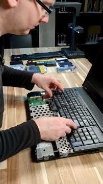 Assembling a Huge #ThinkPad #retro #lenovo