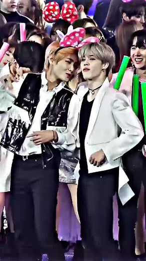 Felix iconic part with BTS -- Feliz Navidad#Straykids #bts | bts