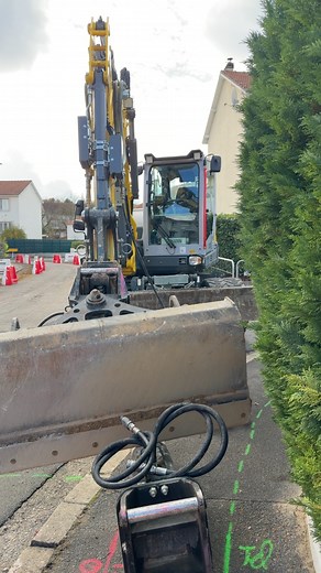 Petite vidéo sur la présentation de la ew100 wacker Neuson Désolé @valentin_machinery je sais que tu voulais pas de présentation 🤣🤣#conducteurdengins #pelleur #travaux #wackerneuson | Yohann Vincent