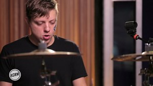 Robert DeLong, 'Long Way Down / Global Concepts' (Live)