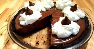 DIY No-Bake Milk Chocolate Pudding Pie Recipe
