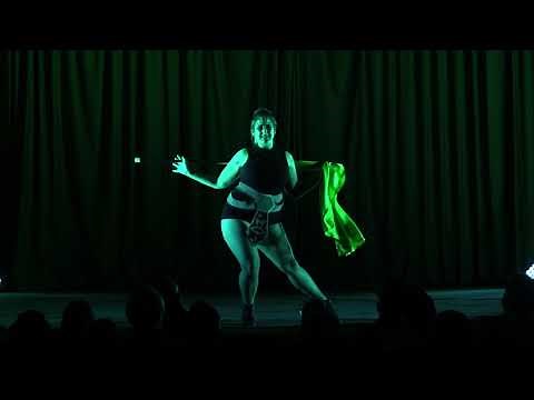 Starwars Burlesque - Poppy Poison