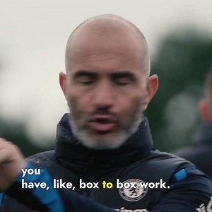 Enzo Maresca on Chelsea’s training philosophy: “From positional play to full-throttle conditioning, and back again. Precision meets power.” By bouncing between structured positional drills and high-intensity physical work, Maresca is building a squad that’s tactically sharp and physically relentless. Players aren’t just learning where to be — they’re conditioned to get there faster, recover quicker, and repeat it under pressure. 💥🔵 | Keepitonthedeck