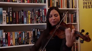 The Simón Bolívar Symphony Orchestra headed over to Leith and took over the Edinburgh Community Bookshop for an afternoon this August 📚 🎶 Edinburgh Community Bookshop supports the community of Edinburgh by partnering with a local charity each month. Proceeds from August went to Streetreads, a Simon Community Project that provides books to homeless people via their library and outreach work 💛 This project is part of our Learning & Engagement programme, with thanks to our Learning & Engagement 