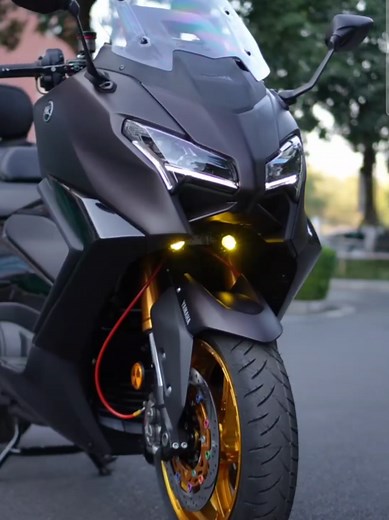 Yamaha TMAX 25th Anniversary Edition: The Ultimate Maxi-Scooter