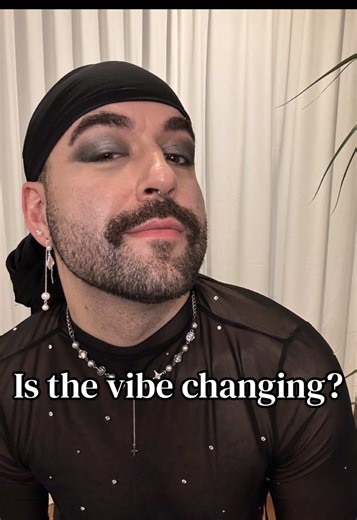 Maybe I’m just tired and that’s why, but I feel like sometimes is slowly changing? #heatedrivalry #HudCon