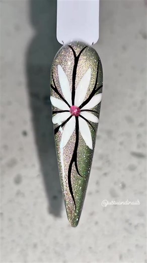 Cateye Flower Mixture Nail Art Ideas