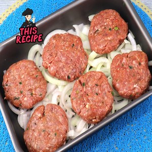 6.1M views · 32K reactions | After I discovered this recipe, I just want to eat ground beef like this! Very easy and delicious!! Ingredients: 2 onions; 500 g ground beef; fine herbs; sweet paprika; Garlic powder; Rosemary; salt; olive oil; parsley and chive; 1 boiled egg; 1 potato; Mayonnaise; | Creative and Cooking | Facebook